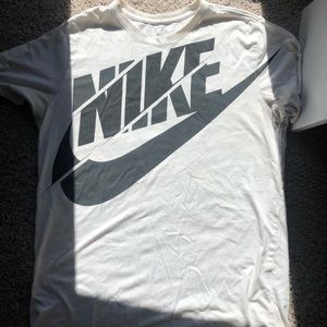 Men’s NIKE t shirt